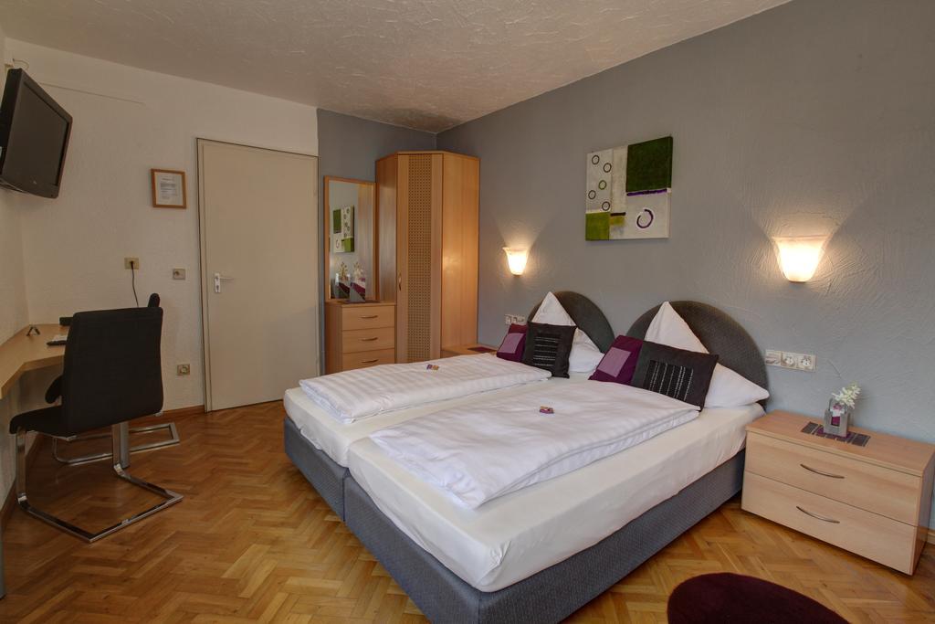 Economy Double Room,642113784:JPEG